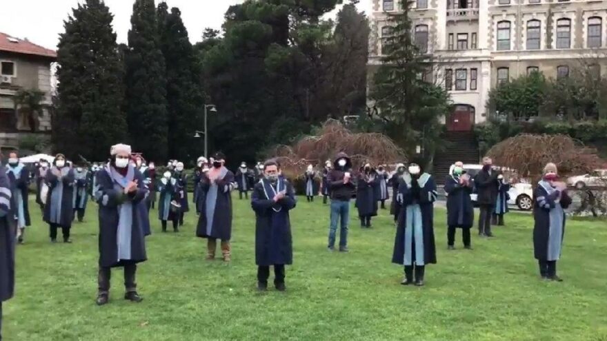 344 yazar, şair, sanatçı ve gazeteciden Boğaziçi’ne destek