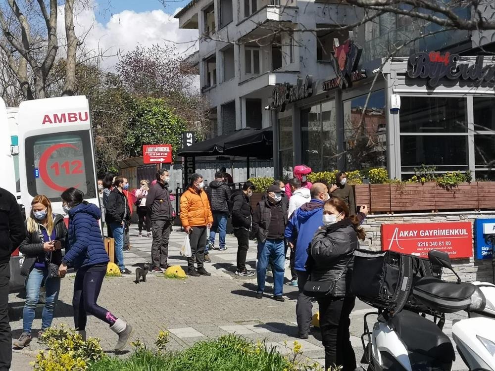 Kadıköy’de 5 katlı binada yangın: 3 kişi yaralandı