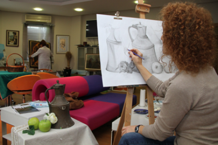 Kimsesiz çocuklar için sergi