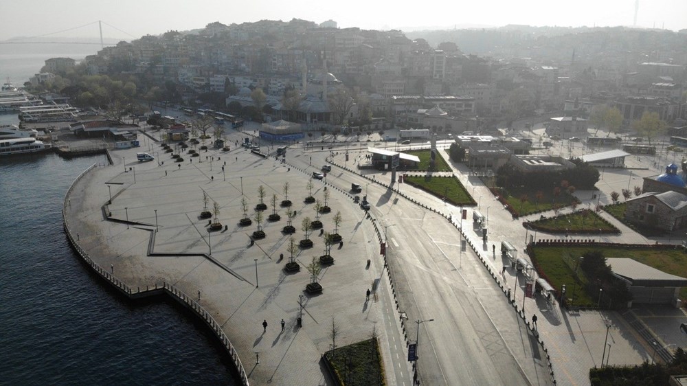 Kadıköy ve Üsküdar'da meydanlar sessizliğe büründü