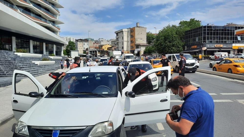 Beyoğlu’nda dev asayiş uygulaması: İlçede giriş çıkışlar tutuldu