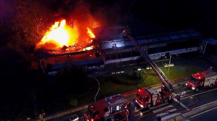 İstanbul’da bir kafe alev alev yandı