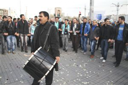 Bingöllüler Taksim'i coşturdu