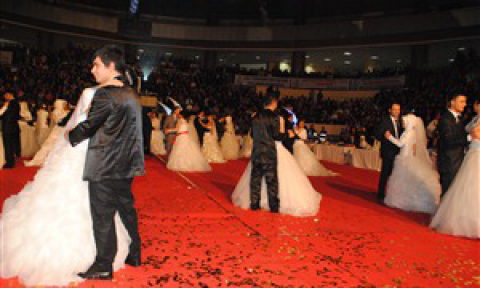Bağcılar'da toplu nikah Sapphire'de yapıldı