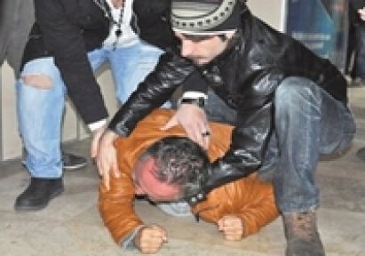 Şehir hatları vapurunda dayak