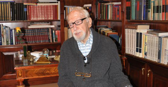Prof. Küçükömer anıldı