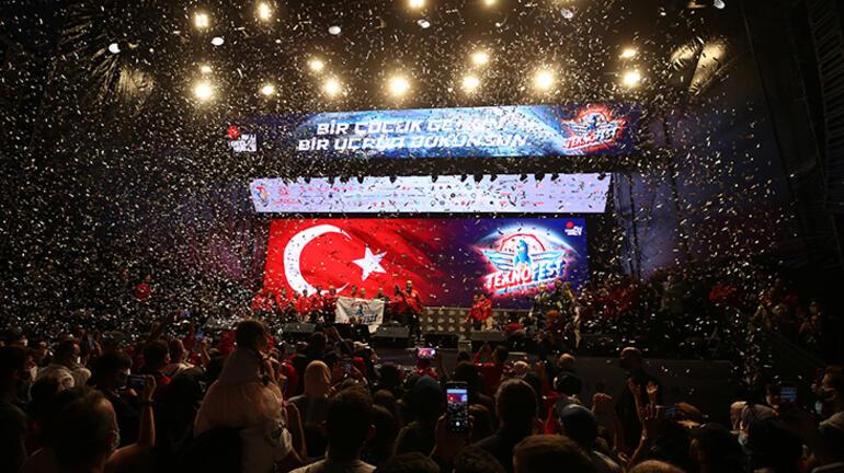 TEKNOFEST'te görkemli kapanış! Bayraktar 2022 sürprizini açıkladı