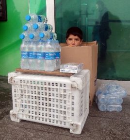 Taksim'de kutu içinde hayat