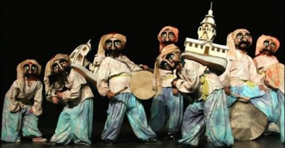 'Surname 2010' yeniden sahnede