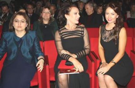 İlk kadın emniyet müdürünün torunu ile oyuncusu buluştu