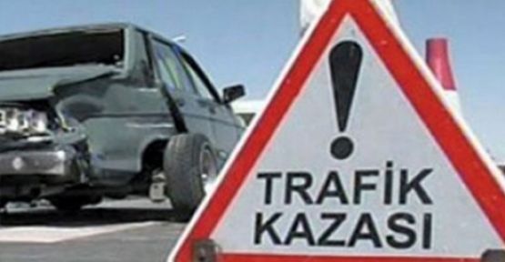 İşçi yüklü kamyonet devrildi