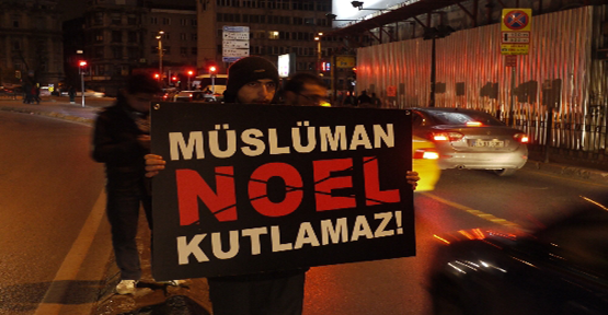 Yılbaşı kutlamalarını protesto etti