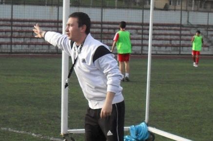 Günay Esentürk sahalara dönüyor.