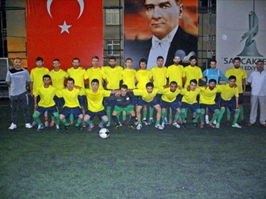 Sarıgazispor sahaya indi.