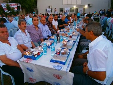 Amatör camia İASKF'nin İftar yemeğinde buluştu