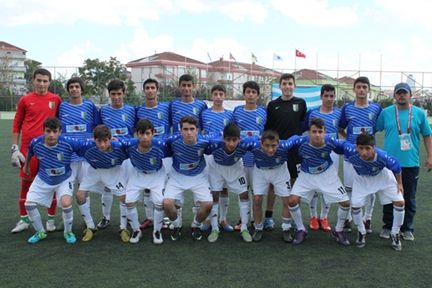 Zara Ekinli U-15 takımından 8-0'lık başlangıç