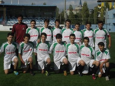 Yoncaspor U-17'den lider Bağlarbaşına çelme