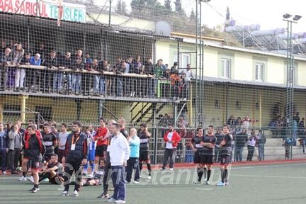 Ayazağalılar sahayı bastı, BAL maçı zehir oldu