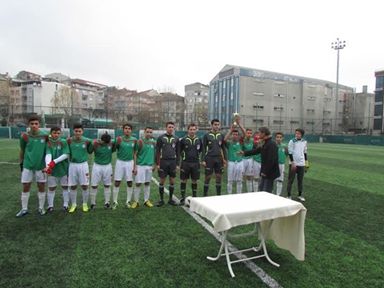 Bayrampaşaspor şampiyonluğunu doyasıya yaşıyor
