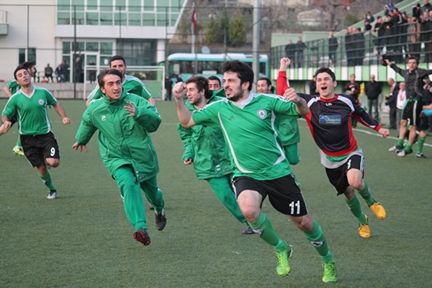 Çamlıcaspor son dakikada ligde kaldı