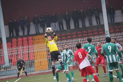 Çengelköyspor ilk yarıda neticeye gitti 2-0