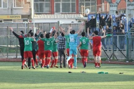 Paşabahçe liderliğe yükseldi