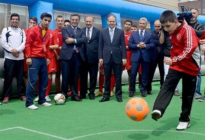 Spor tırları yola çıktı