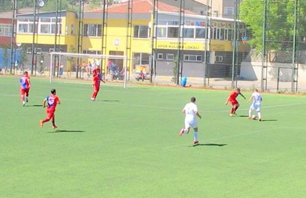 Kemahspor seriyi bozmadı