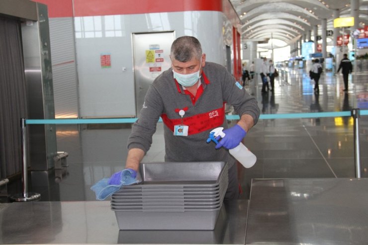 Yolcuların bagajları ultraviyole ışıkları ile temizlenecek